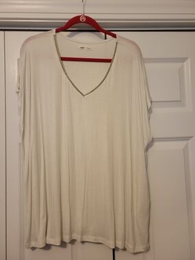 Relaxed V-Neck Short Sleeve Top with Metallic Trim - White